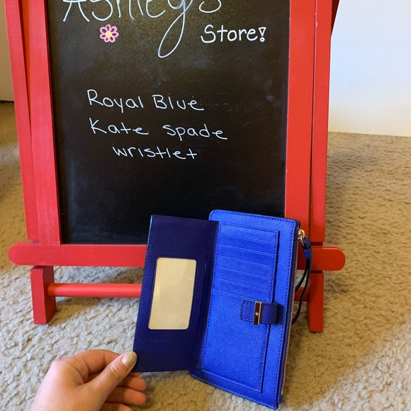 Kate spade ♠️ wristlet - Picture 2 of 8